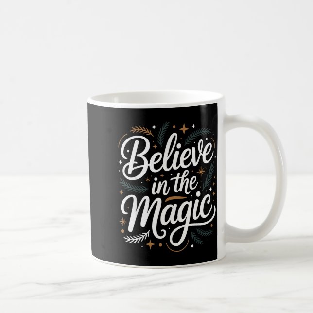 Caneca De Café Believe In The Magic Christmas Insred Holiday Remi (Direita)