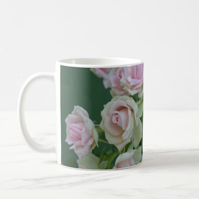 Caneca De Café Belos rosas de jardim de rosas claro (Esquerda)