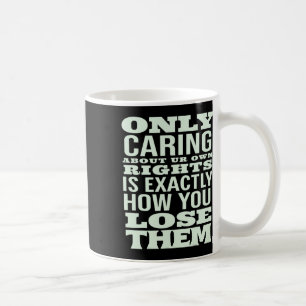 Caneca De Café Bilionários de Protesto e Políticas de Trump