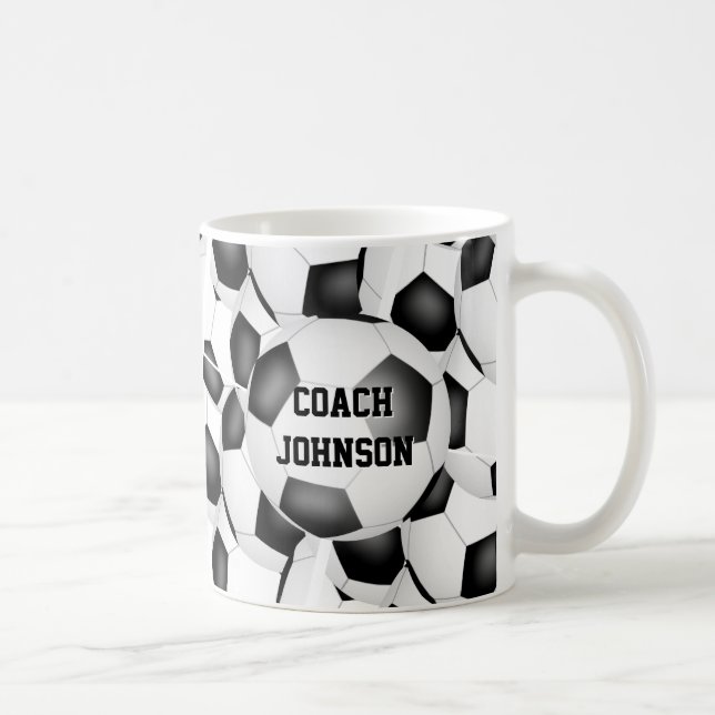 Caneca De Café bolas de futebol simples preto e branco presente p (Direita)