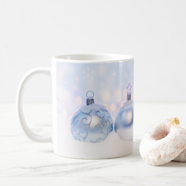 Caneca De Café Bolas de Natal de Prata Festiva na Neve (Com Donut)