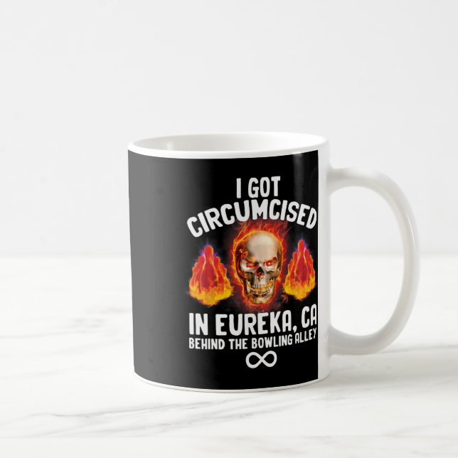 Caneca De Café Boliche Circunstanciada, humor estranho e peculiar (Direita)