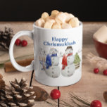 Caneca De Café Boneco de neve de Hanukkah Natal Chrismukkah<br><div class="desc">Este design pode ser personalizado na área fornecida alterando a foto e/ou texto. Ou pode ser personalizado clicando em Personalizar este Modelo e, em seguida, escolhendo a opção de clicar para personalizar ainda mais e excluir ou alterar a cor do fundo, adicionar texto, alterar a cor ou o estilo do...</div>