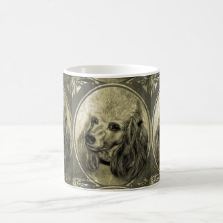 Caneca de café bonito da caniche