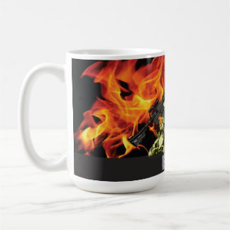 CANECA DE CAFÉ BOPE CAVEIRA NO INFERNO