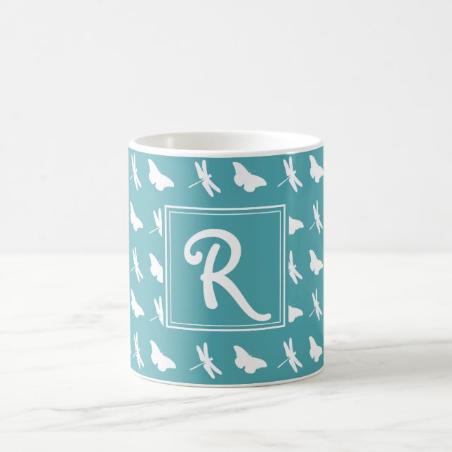 Caneca De Café Borboleta Azul e Padrão de Libélula Monograma (Centro)