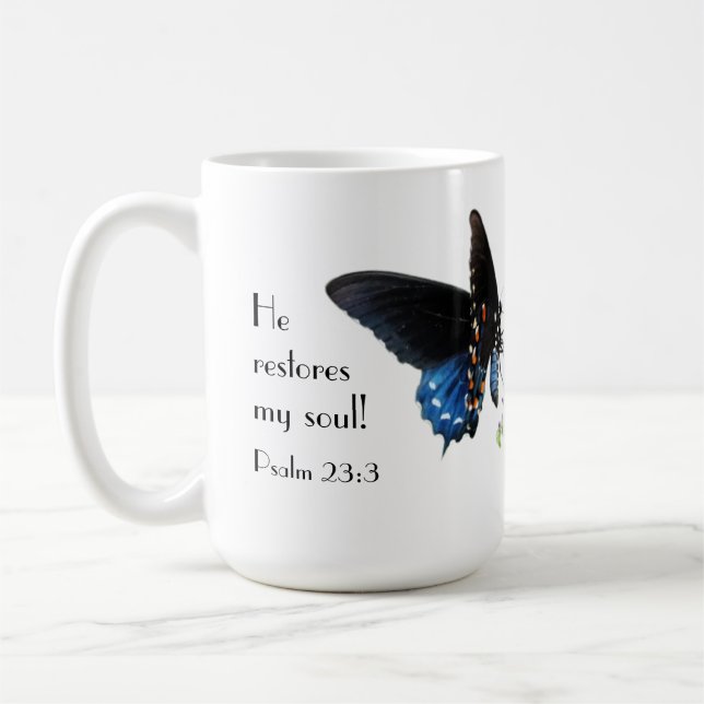 Caneca De Café Borboleta com versículo do Salmo 23:3 (Esquerda)