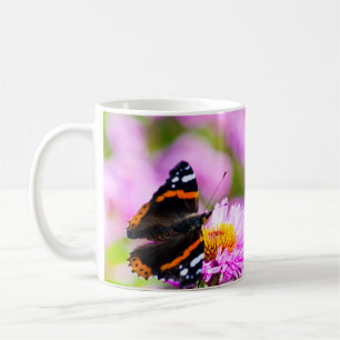 Caneca De Café Borboleta do Almirante Vermelho em uma flor Mug