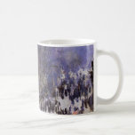Caneca De Café Boulevard des Capucines, por Claude Monet, Belas A<br><div class="desc">Boulevard des Capucines (1873), de Claude Monet, é uma pintura vintage impressionismo de paisagem urbana de arte que apresenta uma cena de rua em Paris, França. O Boulevard des Capucines é um dos quatro "grands boulevards" em Paris, uma cadeia de boulevards que circulam a leste-oeste que inclui também o Boulevard...</div>