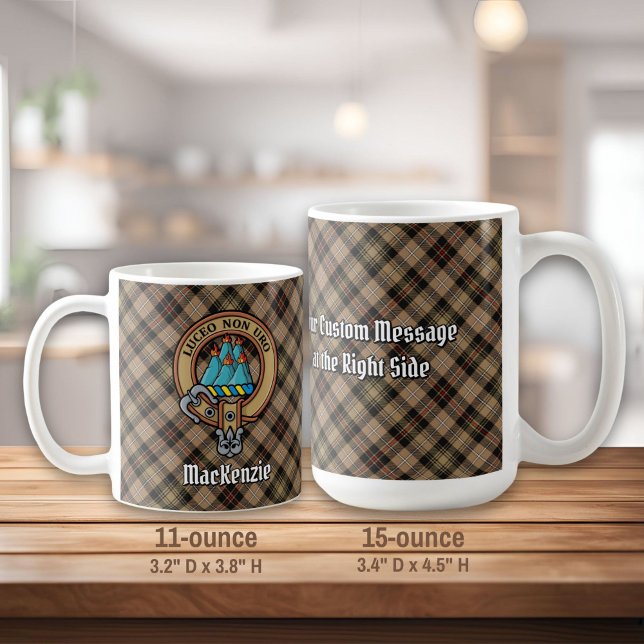 Caneca De Café Brasão do clã MacKenzie sobre o Tartan de Caça Mar (Criador carregado)