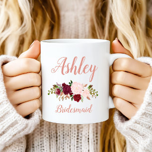 Caneca De Café Bridesmaid Floral de Marsala rosa Personalizado