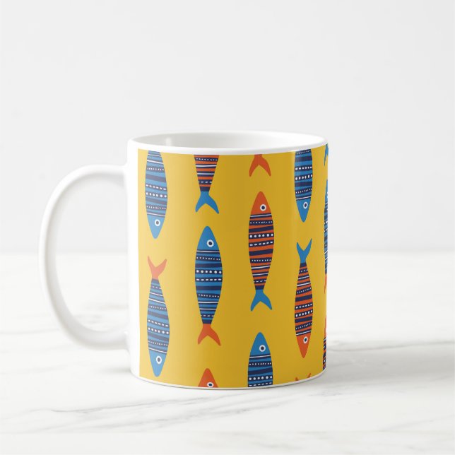 Caneca De Café Bright fishes seamless pattern. Seaside hand drawn (Esquerda)