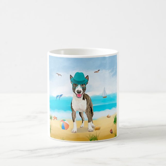 Caneca De Café Bull Terrier Dog na praia (Centro)