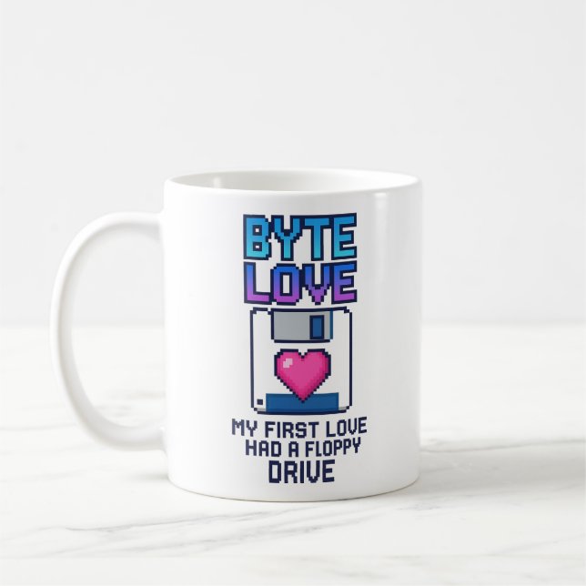 Caneca De Café Byte Love: My first love had a floppy drive (Esquerda)