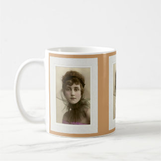 Caneca De Café Cabeça cor-de-rosa com olhar intenso vitoriano