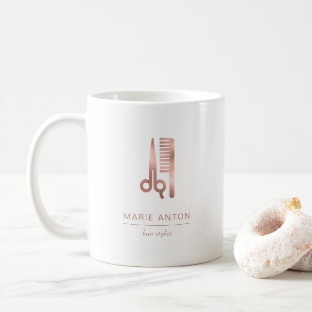 Caneca De Café Cabeleireiro Stylist Chic Rosa com tesoura Dourada (Com Donut)