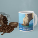 Caneca De Café Cabo San Lucas, Arch, praia do México<br><div class="desc">Este design foi criado através da arte digital. Pode ser personalizado na área fornecer ou personalizar escolhendo o clique para personalizar mais opções e alterando o nome, as iniciais ou as palavras. Você também pode alterar a cor e o estilo do texto ou excluir o texto de um design de...</div>