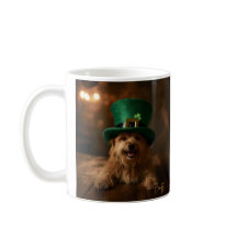 Cachorro do Dia de Patrick em Leprechaun Hat