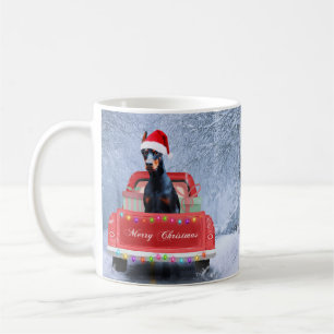 Caneca De Café Cachorro Doberman na neve sentado no caminhão de N