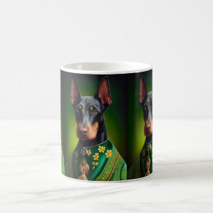 Caneca De Café Cachorro Doberman vestido para o Dia de São Patríc