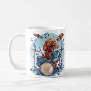 Caneca De Café Cachorro Goldendoodle Tocando Bateria