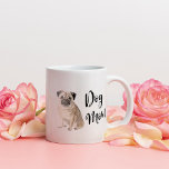 Caneca De Café Cachorro Mãe Pug<br><div class="desc">Cachorro Mãe Esfregada Letreiros Pug Ilustração de Aquarela</div>