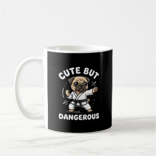 Caneca De Café Cachorro Pug de Karatê Fofo Mas Perigoso