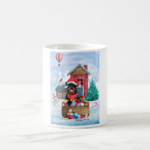 Caneca De Café Cachorro Rottweiler Na Casa Dos Cachorros De Natal