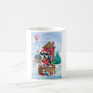 Caneca De Café Cachorro Schnauzer na Casa de Natal na Neve