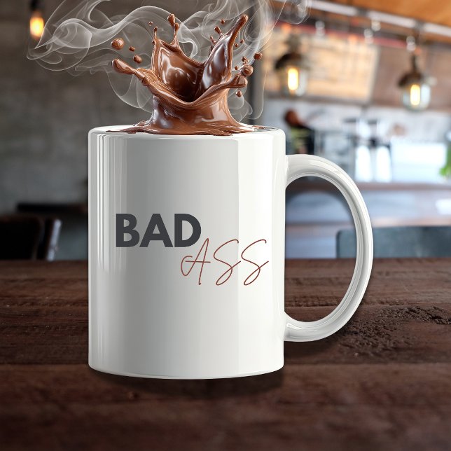 Caneca De Café Café BADAss – Humor Divertido | Chefe Moderno (Criador carregado)