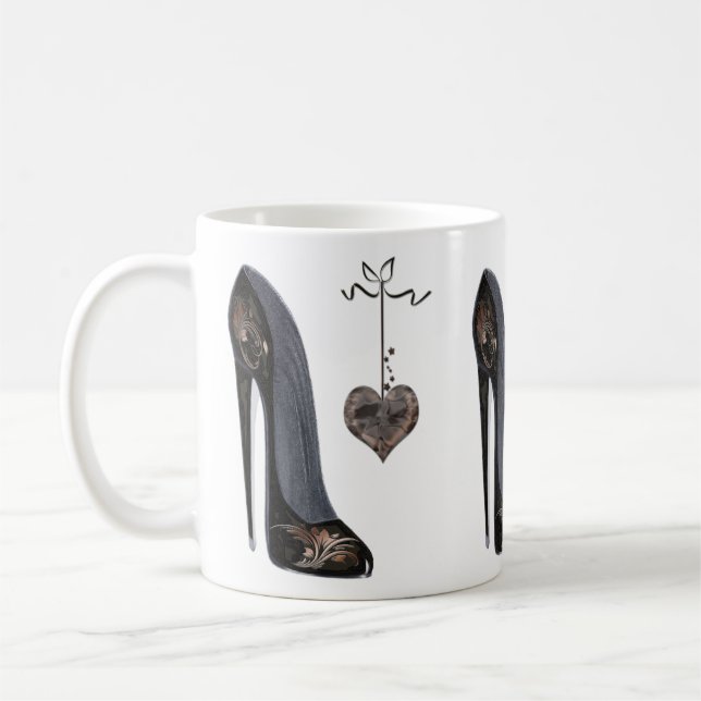 Caneca De Café Calçados e coração pretos do estilete (Esquerda)