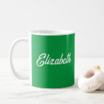 Caneca De Café Caligrafia Café Mugs Nome Kelly Green<br><div class="desc">Script Elegante Personalizado Adicione Seu Nome Modelo Trendy Classic Script Kelly Green Color Coffee Mug.</div>
