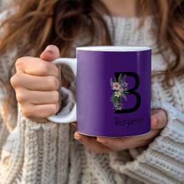 Caneca De Café Cama de café púrpura inicial da flor de água