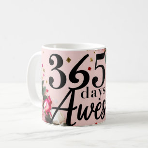 Caneca De Café Cama de chá rosa-rosa com contagem de aniversário 