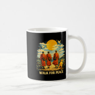 Caneca De Café Caminhada pela paz monges cachorro pôr do sol jorn