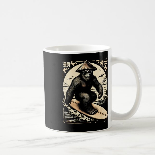 Caneca De Café Camisa de Bigfoot Surfando com Tema Japonês (Direita)