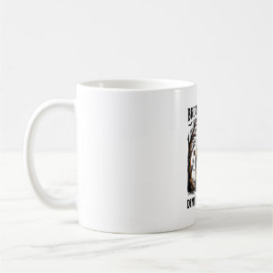 Caneca De Café Camisa de Bruxa Cozinhando Piada de Halloween Cald
