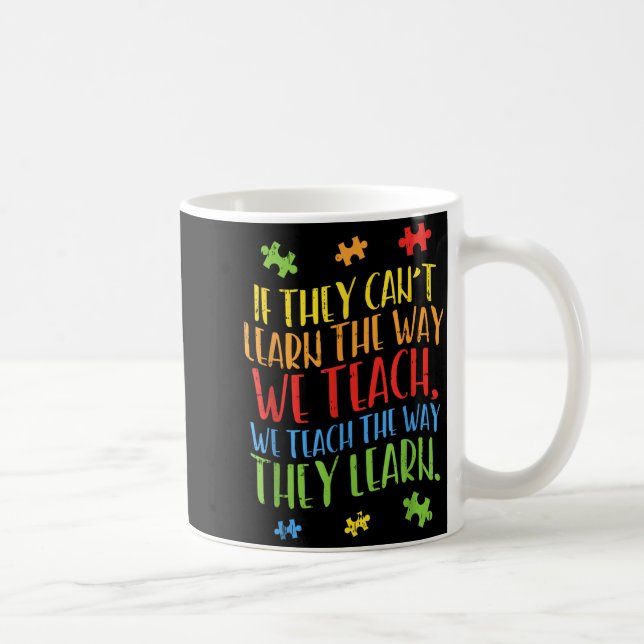 Caneca De Café Camisa de Professor de Conscientização do Autismo  (Direita)