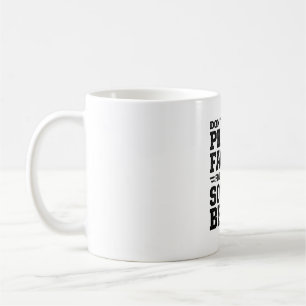 Caneca De Café Camisa de Tipografia Vintage de Rosto Bonito Besta