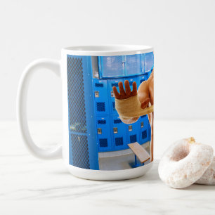 Caneca De Café Camisa SlipperyJoe do homem musculoso sem camisa a