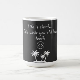 Caneca De Café Camiseta com Carinha Sorridente e Vibração de Prai