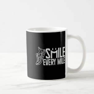 Caneca De Café Camiseta engraçada de corrida, sorriso a cada milh