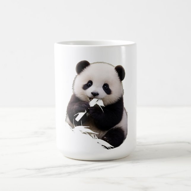 Caneca De Café Camiseta Feminina de Panda Bebê Fofo Comendo Bambu (Centro)
