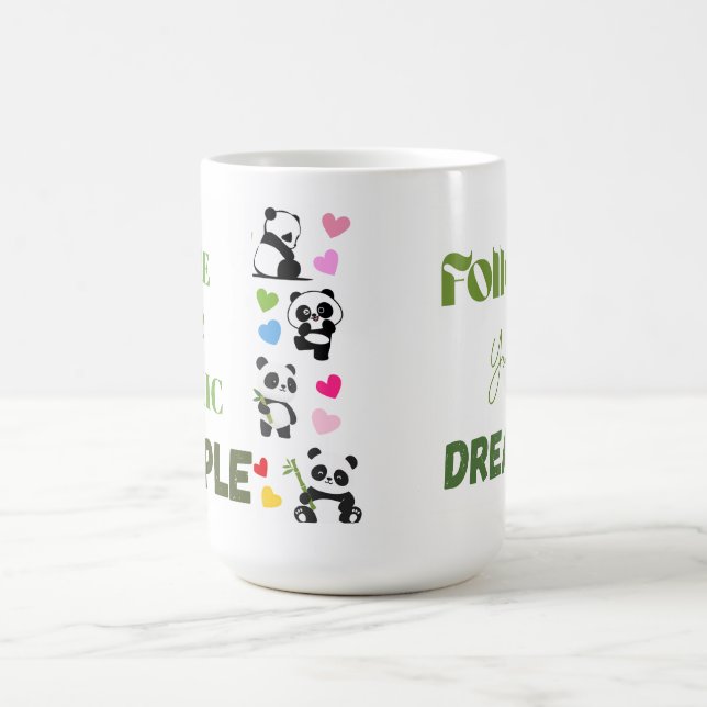 Caneca De Café Camiseta Gráfica de Panda Fofo com Slogan (Centro)