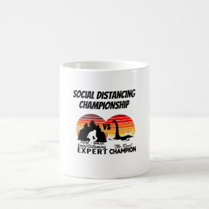 Caneca De Café Campeonato de Distância Social - Yeti Vs Nessi