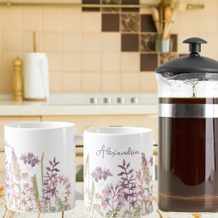 Caneca De Café Campo Pastel de Monograma de Flores Selvagens