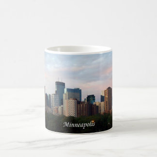 Caneca De Café CANECA: Skyline de Minneapolis, Minnesota - CHEIO