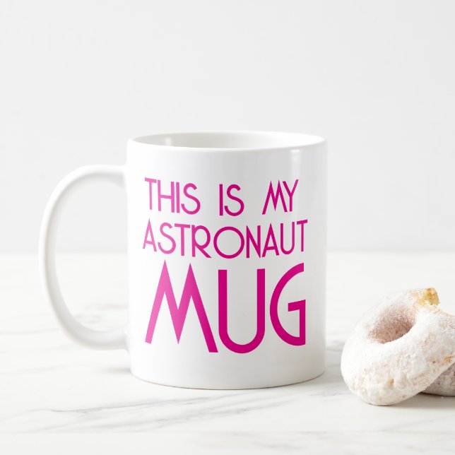 Caneca De Café Caneta de astronauta rosa-quente moderno (Com Donut)