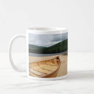 Caneca De Café Canoa na praia pelo lago