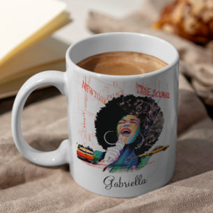 Caneca De Café Cantora Afro-Americana de Alma com Nome Personaliz